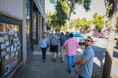 Economic Group Visits Independence Oregon